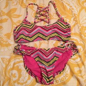 Geometrical swim suit