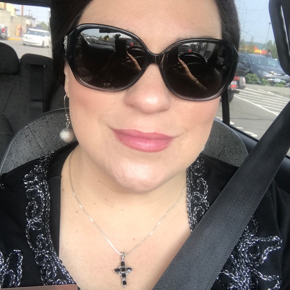 Meet your Posher, Rebecca - Picture 5 of 8