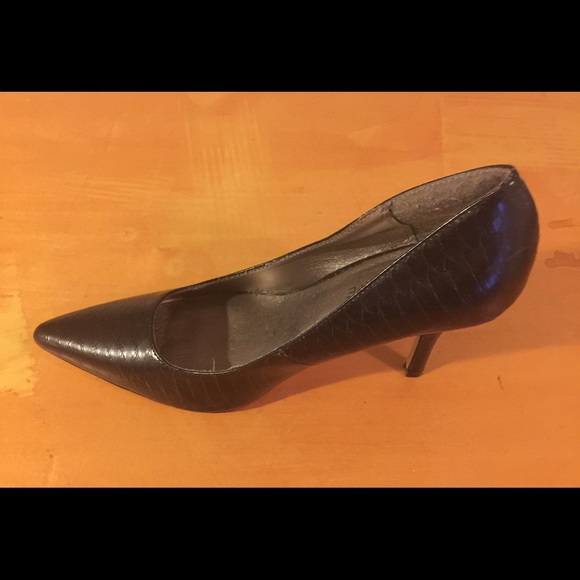 Rampage Black Heels - Picture 2 of 2