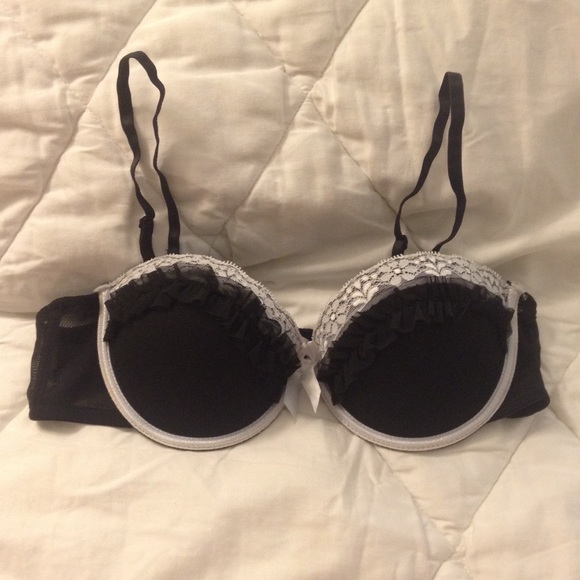 NEW Sexy Black w/White Detail Bra