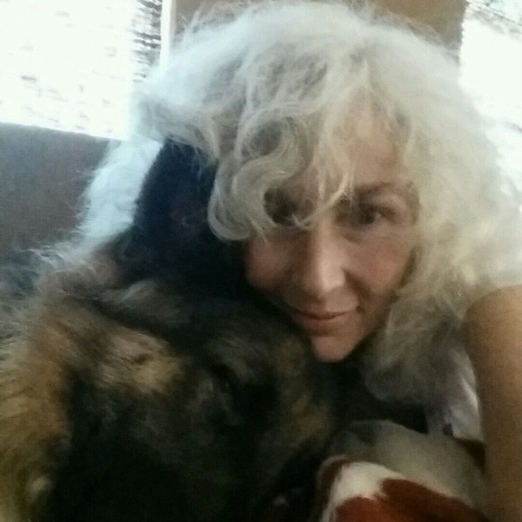 Meet your Posher, Yvette