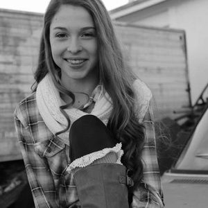 Meet your Posher, Lauren