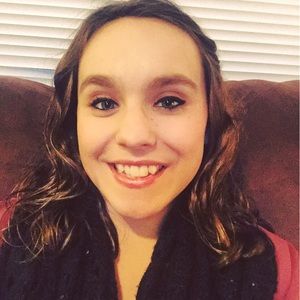 Meet your Posher, Alicia