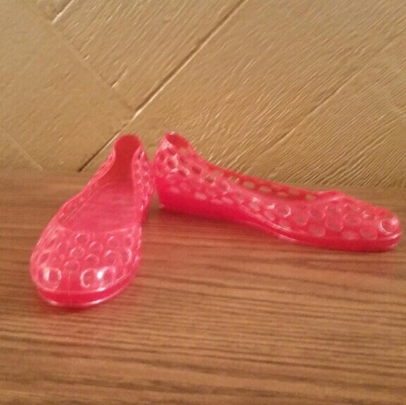 Jelly-like shoes