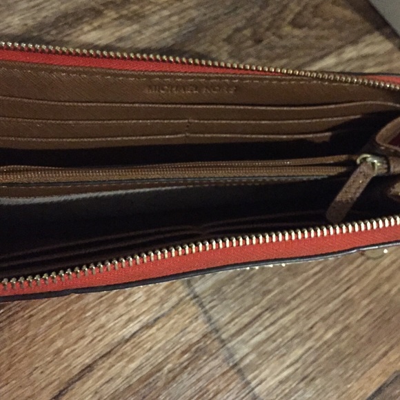 💯Michael Kors® wallet EUC - Picture 2 of 4