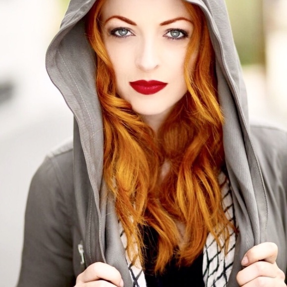 Meet your Posher, Isabel - Picture 2 of 8