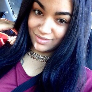 Meet your Posher, Briana