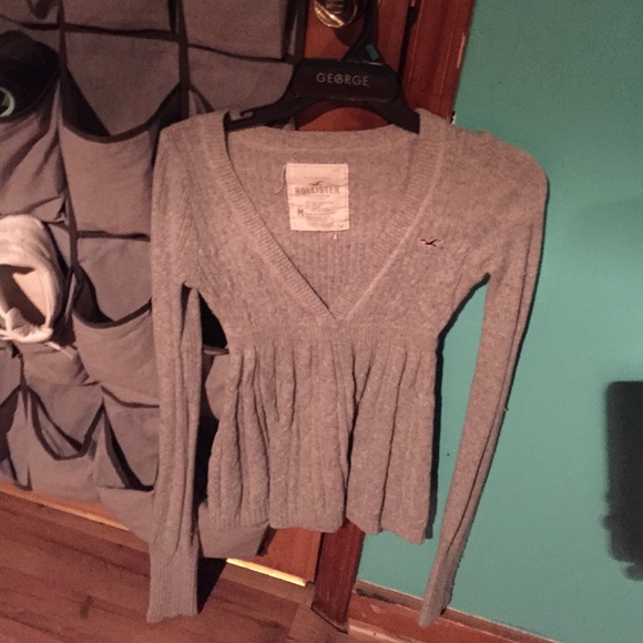 Hollister sweater