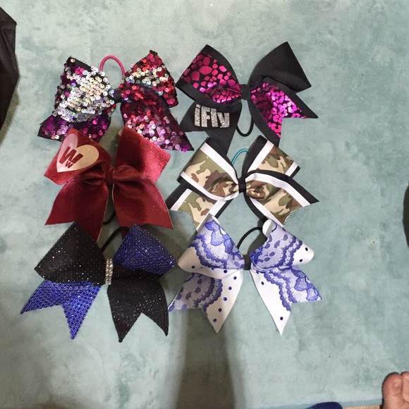 Cheer bows