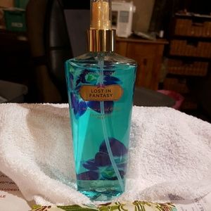 VICTORIA SECRET Lost In Fantasy Fragrance Mist