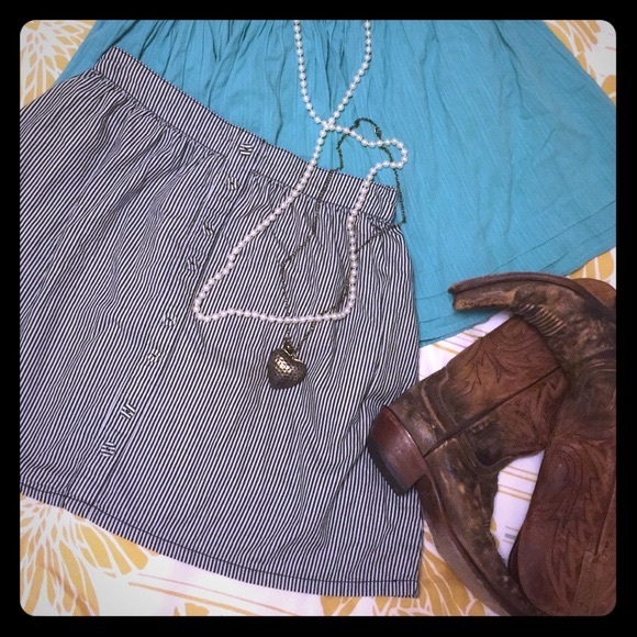 GET 20% OFF❗️👗👠Bundle of 2 short skirts.