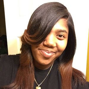 Meet your Posher, Latisha