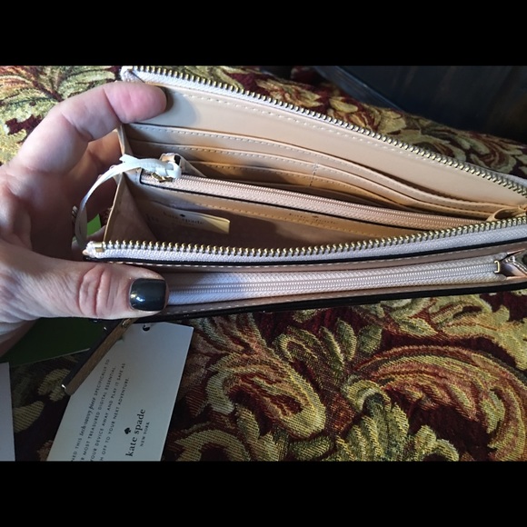 Kate Spade Wristlet interior