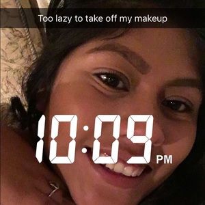 Meet your Posher, Alejandra