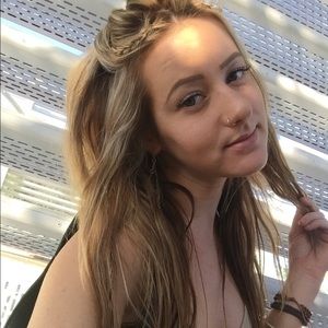 Meet your Posher, Ashley