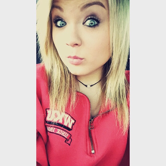 Meet your Posher, Katie - Picture 2 of 3