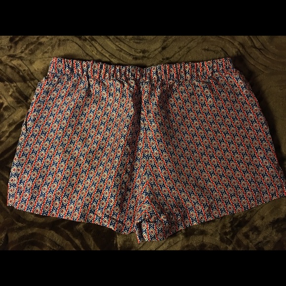 10 Crosby Derek Lam Silk Aztec blue/red P Shorts - Picture 2 of 3