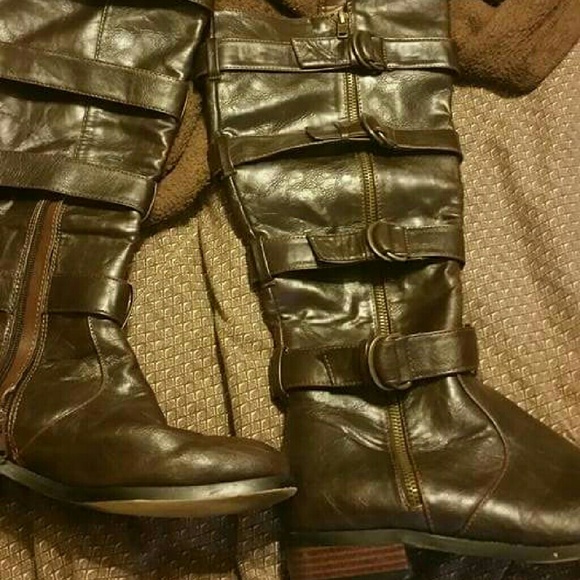 Brown boots.