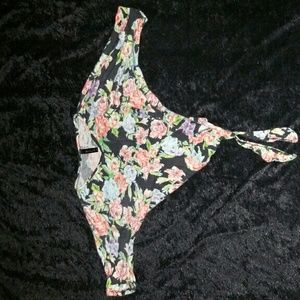 *Full Tilt* floral half shirt 1/2 sleeve