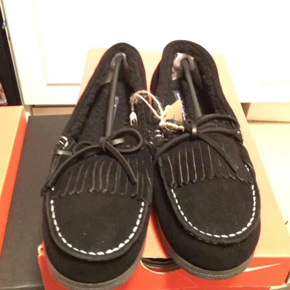 AEO Cozy Moccasins - Picture 2 of 4