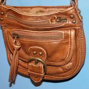 Wet seal: Small cross body purse