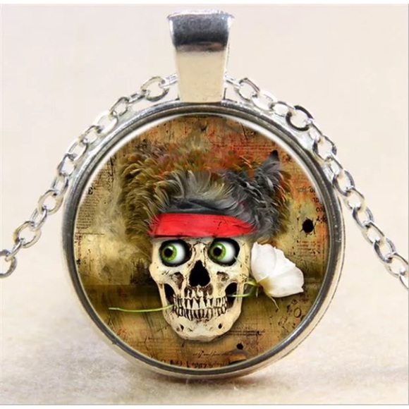 NWOT Skull Cabochon Necklace