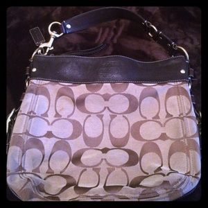 Authentic coach purse on sale 😇