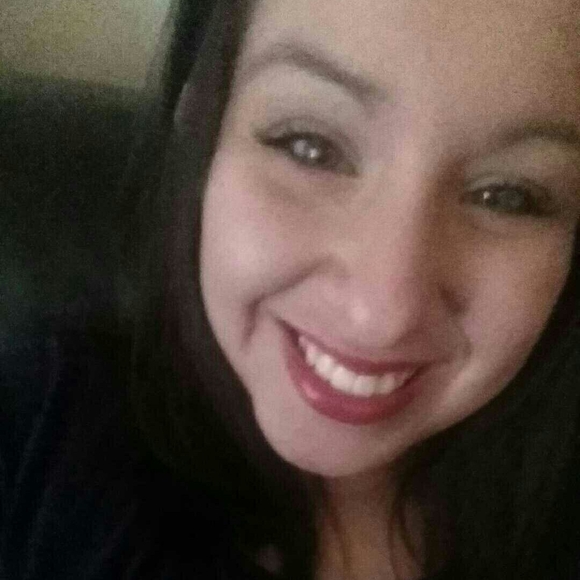 Meet your Posher, Angela - Picture 1 of 1