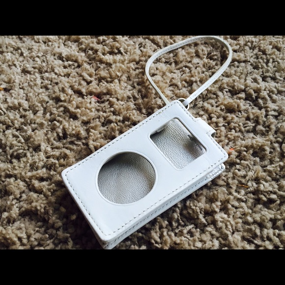 Coach : White iPod Mini Case.