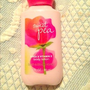 Bath and body works sweet pea lotion