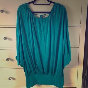 French Connection flowy top w open back