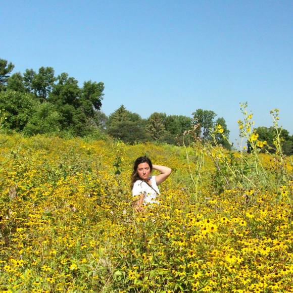 Hey, my name is Mary and welcome to my closet. - Picture 1 of 1