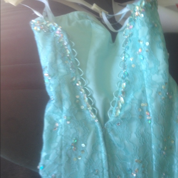 Prom dress - Picture 3 of 4