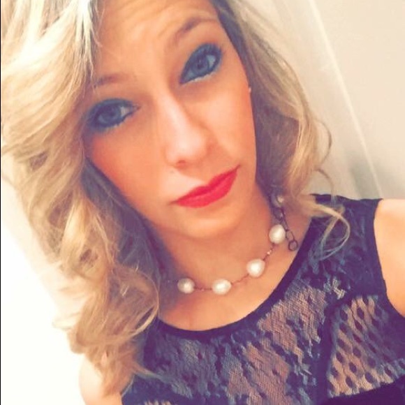 Know your Posher, Avery Alynn