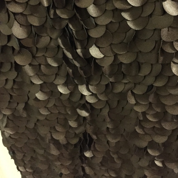 Top - Picture 2 of 3