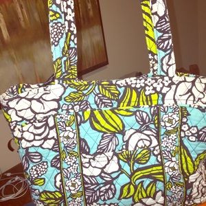 Vera Bradley tote. Great bag