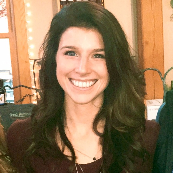 Meet your Posher, Casandra - Picture 1 of 1