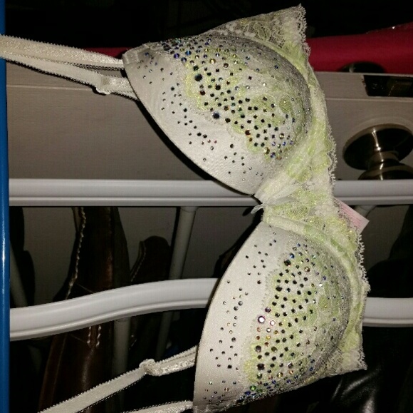 Victoria Secret bra,  dream angels push up - Picture 2 of 4