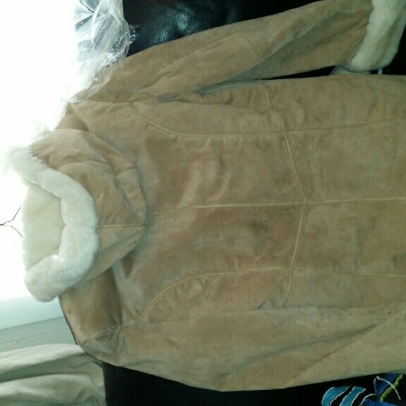 Ladies Wilson's leather suede coat, fur lined - Picture 3 of 4