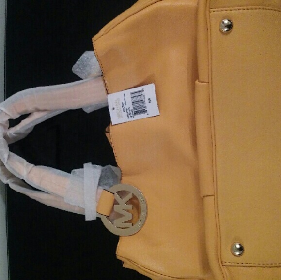Authentic micheal kors handbag