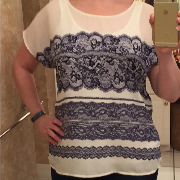 41 Hawthorn Tops - 41 Hawthorn blue and white lace design top