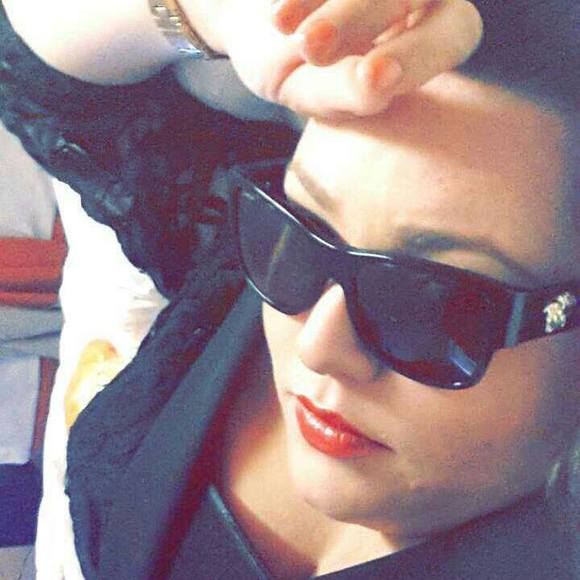 Meet your Posher, Christy