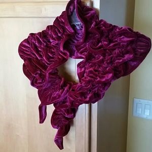 Beautiful Magneta Scarve.