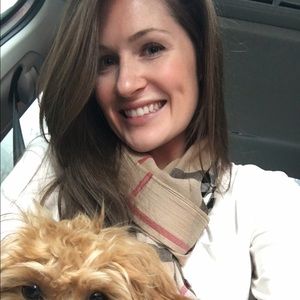 Meet your Posher, Holly