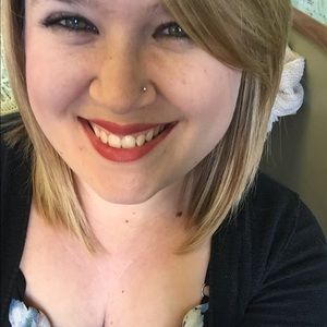 Meet your Posher, Ashley