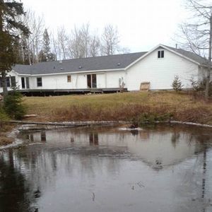 Meet your Posher, Claudia