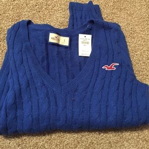 Hollister sweater