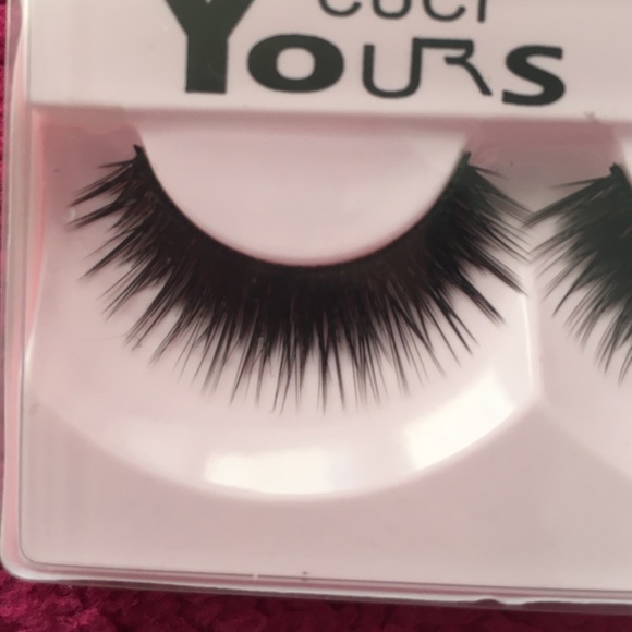 Eyelashes - Picture 2 of 4