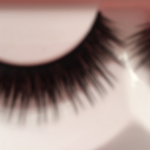 Eyelashes - Picture 3 of 4