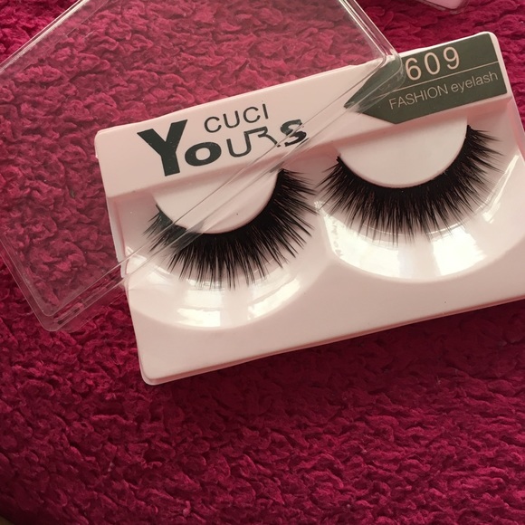 Eyelashes - Picture 4 of 4